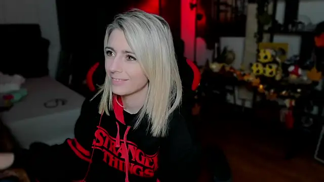 Lisaonthemoon online show from September 2025 05:49:01 PM