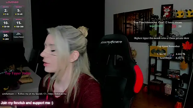 Lisaonthemoon online show from November 2025 07:04:02 PM