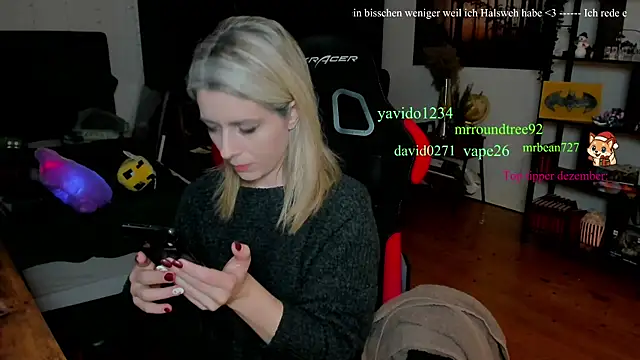 Lisaonthemoon online show from December 2025 06:34:01 PM