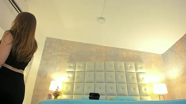 Lezy  online show from February 2026 07:42:02 PM