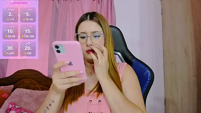 Snapshot of ParisShayk chatting on February 2025 06:17:01 PM ParisShayk online show from February 2025 06:17:01 PM