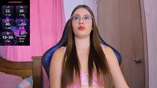 Snapshot of ParisShayk chatting on October 2025 06:08:02 PM ParisShayk online show from October 2025 06:08:02 PM