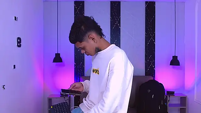 Damar fhelipe online show from October 2025 04:15:01 AM