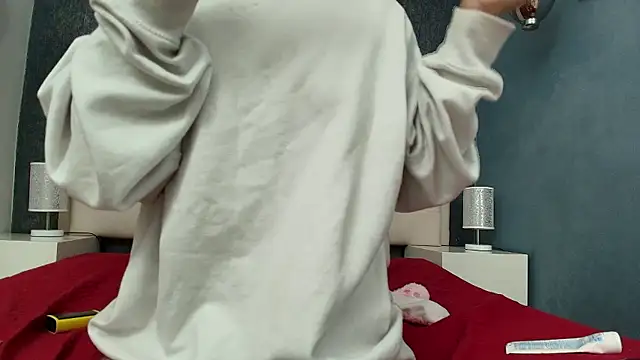 Cloeandtyfanny online show from January 2026 09:09:01 PM