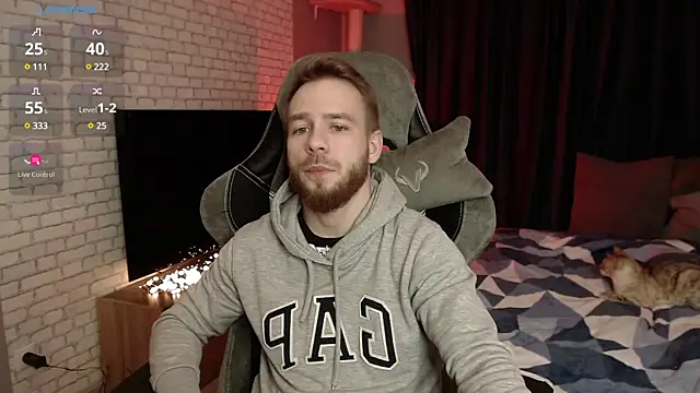 Snapshot of LeoPaulini chatting on December 2024 12:52:02 PM LeoPaulini online show from December 2024 12:52:02 PM