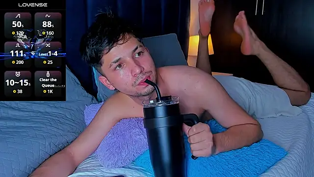 Issac james  online show from December 2025 03:33:01 AM