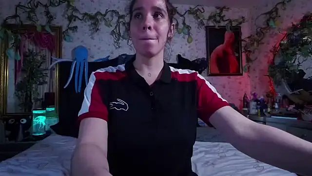 Elizabeth77  online show from February 2025 10:13:01 PM