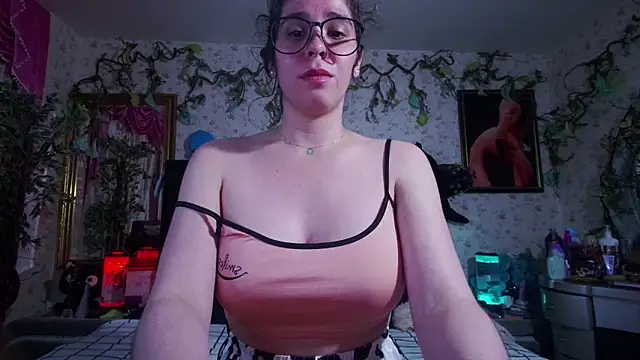 Elizabeth77  online show from September 2025 10:22:02 PM