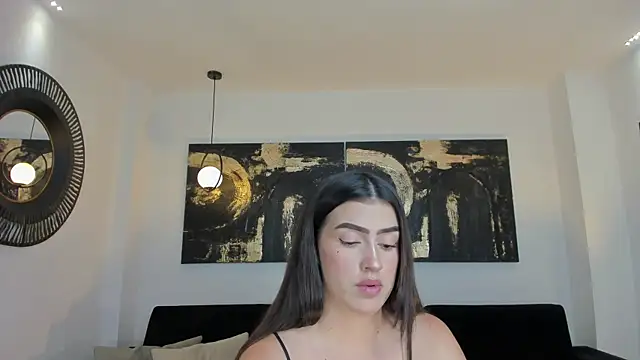 PaulinaSantos  online show from April 2026 07:00:01 PM