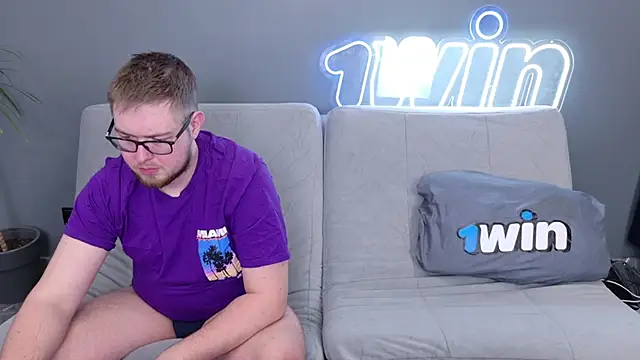 Snapshot of Ksenny chatting on December 2024 08:11:01 AM Ksenny online show from December 2024 08:11:01 AM