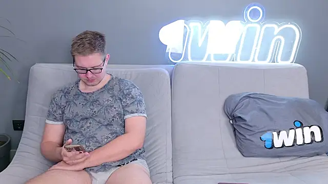 Snapshot of Ksenny chatting on December 2024 06:45:02 AM Ksenny online show from December 2024 06:45:02 AM