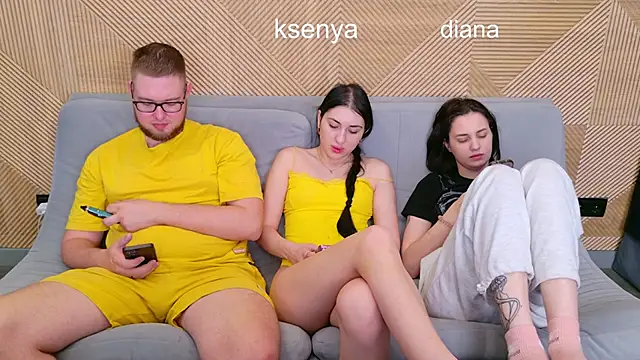 Ksenny online show from May 2026 06:32:03 AM