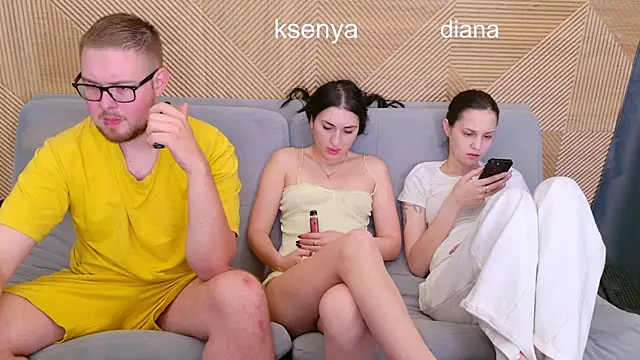 Ksenny online show from June 2026 06:22:01 AM