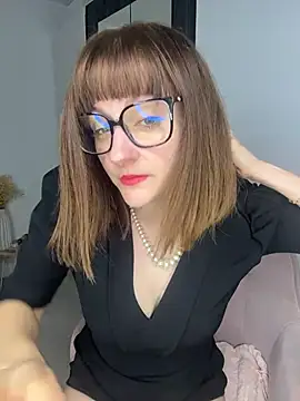 Snapshot of victoirenextdoor chatting on November 2025 05:40:02 PM victoirenextdoor online show from November 2025 05:40:02 PM