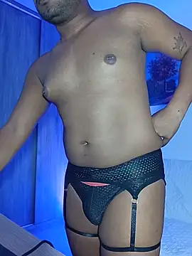 Snapshot of dave_banks chatting on June 2026 09:50:02 PM dave banks online show from June 2026 09:50:02 PM