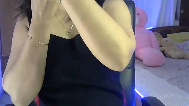 Black cat cutie online show from September 2025 04:56:01 AM