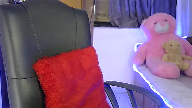 Black cat cutie online show from October 2025 06:03:02 AM