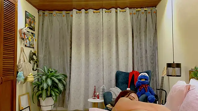 Snapshot of Abrilqueen chatting on December 2025 03:59:01 AM Abrilqueen online show from December 2025 03:59:01 AM