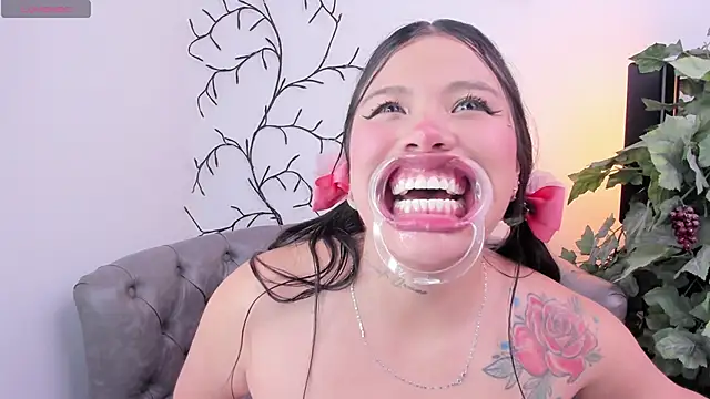 Snapshot of miss_keisi chatting on January 2025 04:59:02 PM miss keisi online show from January 2025 04:59:02 PM