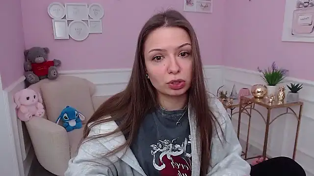 LucySkilar online show from January 2026 05:55:01 AM