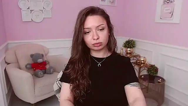 LucySkilar online show from May 2026 05:59:01 AM