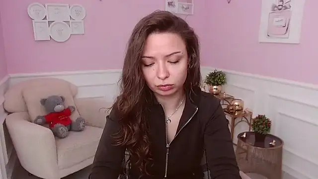 LucySkilar online show from May 2026 04:08:02 AM