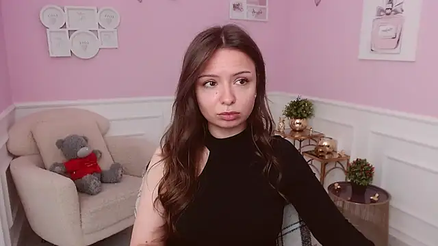 LucySkilar online show from May 2026 03:58:01 AM
