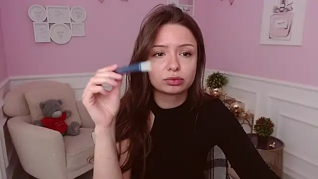 LucySkilar online show from June 2026 04:20:01 AM