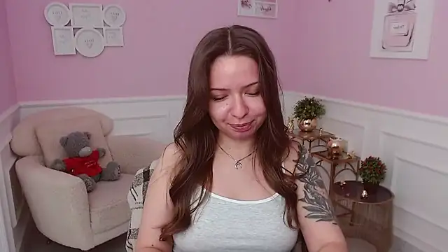 LucySkilar online show from July 2026 06:47:02 AM
