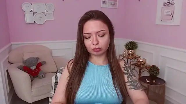 LucySkilar online show from July 2026 04:54:01 AM