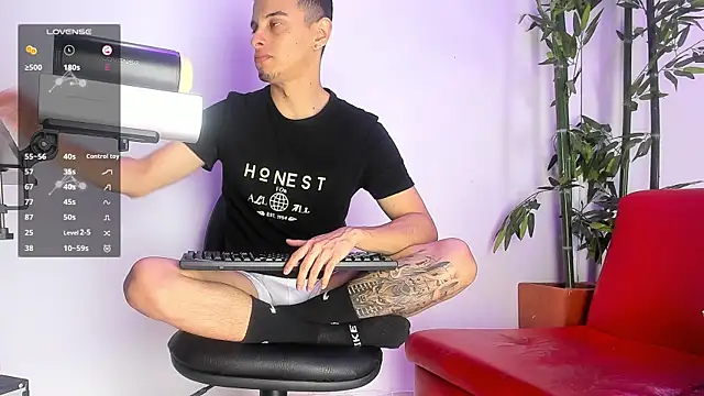 Snapshot of Maximo__ chatting on March 2025 09:26:01 PM Maximo online show from March 2025 09:26:01 PM