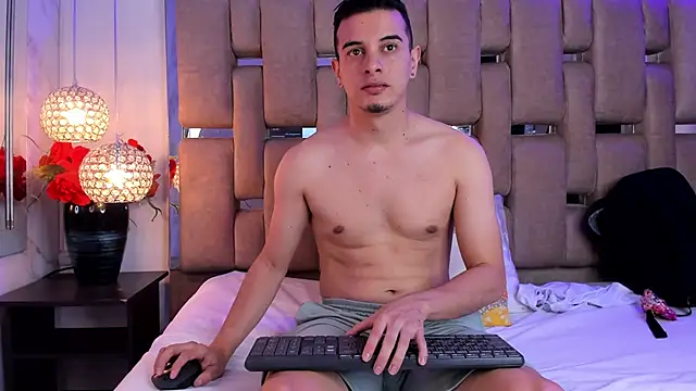 Snapshot of Maximo__ chatting on September 2025 08:42:01 PM Maximo online show from September 2025 08:42:01 PM