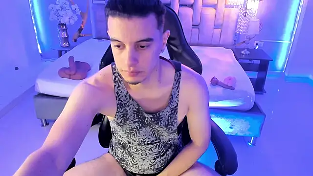 Snapshot of Maximo__ chatting on November 2025 09:17:02 PM Maximo online show from November 2025 09:17:02 PM