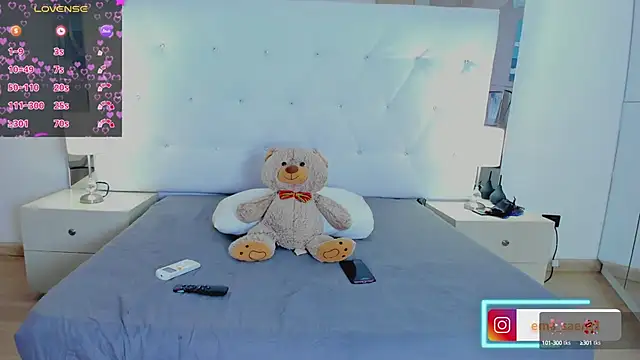 Snapshot of ema__saenz chatting on January 2025 10:30:01 AM ema saenz online show from January 2025 10:30:01 AM