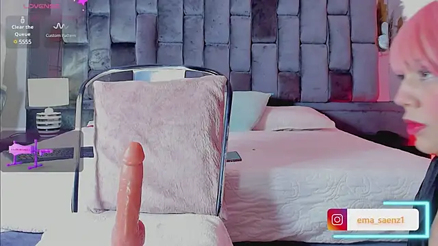 Snapshot of ema__saenz chatting on January 2025 07:22:01 AM ema saenz online show from January 2025 07:22:01 AM