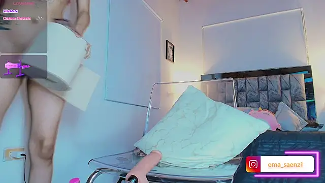 Snapshot of ema__saenz chatting on February 2025 08:39:01 PM ema saenz online show from February 2025 08:39:01 PM