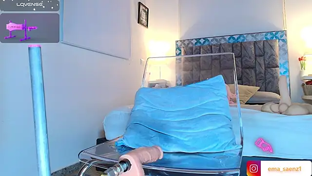 Snapshot of ema__saenz chatting on November 2025 02:02:01 PM ema saenz online show from November 2025 02:02:01 PM