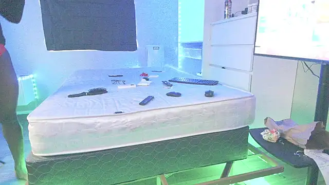 Snapshot of THICKwithDICKK chatting on January 2025 07:53:02 PM THICKwithDICKK online show from January 2025 07:53:02 PM