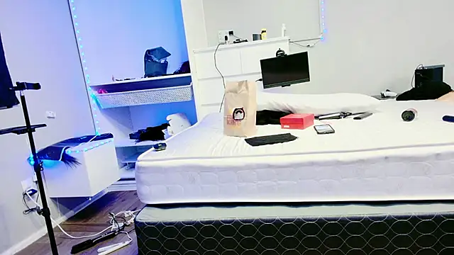 Snapshot of THICKwithDICKK chatting on March 2025 03:20:01 AM THICKwithDICKK online show from March 2025 03:20:01 AM