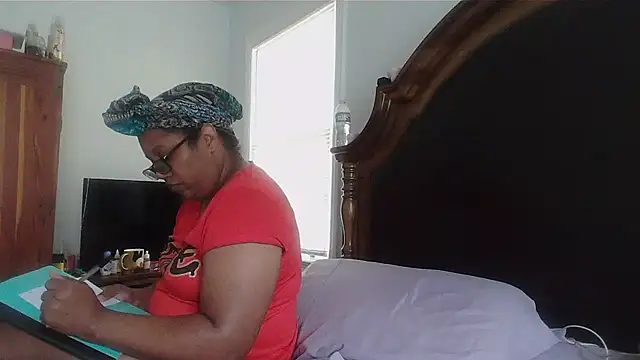 ebonyred online show from October 2025 02:38:02 PM