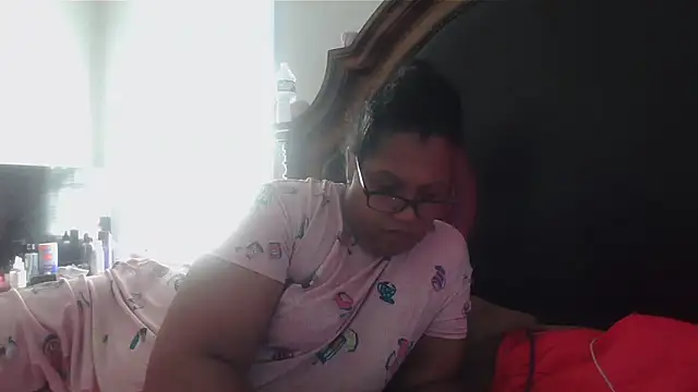 ebonyred online show from November 2025 01:44:02 PM