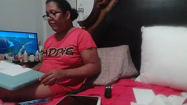 ebonyred online show from April 2026 01:51:01 AM