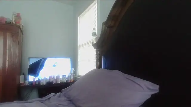 ebonyred online show from May 2026 01:26:02 PM