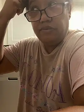 ebonyred online show from May 2026 01:08:02 PM