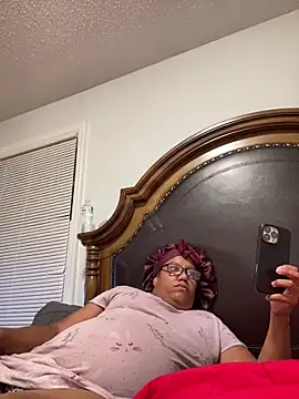 Snapshot of ebonyred chatting on June 2026 01:08:02 AM ebonyred online show from June 2026 01:08:02 AM