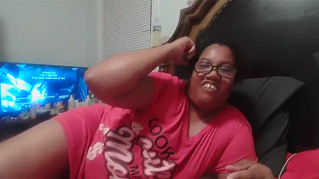 Snapshot of ebonyred chatting on June 2026 02:01:02 AM ebonyred online show from June 2026 02:01:02 AM