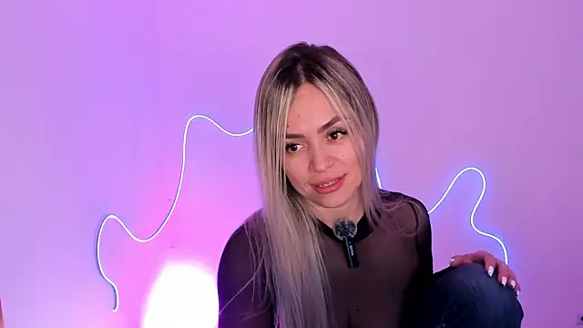 nicole valencia  online show from November 2025 11:54:02 AM