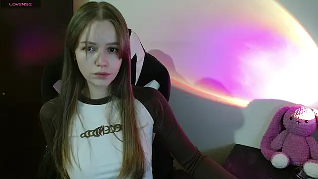 amelia sweeti online show from April 2026 08:32:02 PM