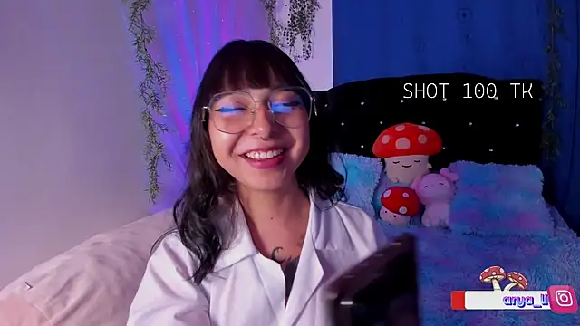 Snapshot of arysUwU chatting on January 2025 04:52:02 AM arysUwU online show from January 2025 04:52:02 AM