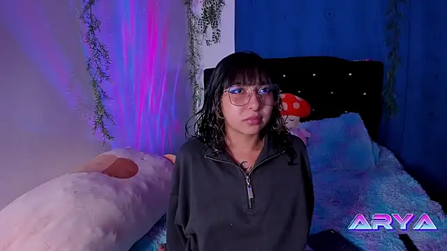 Snapshot of arysUwU chatting on February 2025 12:54:01 AM arysUwU online show from February 2025 12:54:01 AM